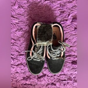 🖤🩷Lazy Oaf X Vans 🩷🖤